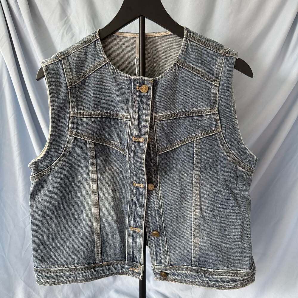 M.G.W Classic Fashion Women's Blue Denim Vest Size M